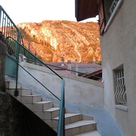 Apartamento Au Bonheur Suspendu Pont-en-Royans Exterior foto